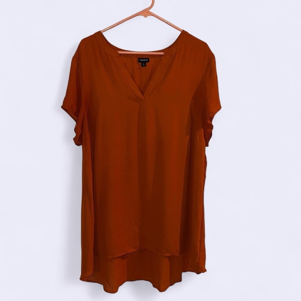 Torrid Burnt Orange V-Neck High Low Blouse Size 2